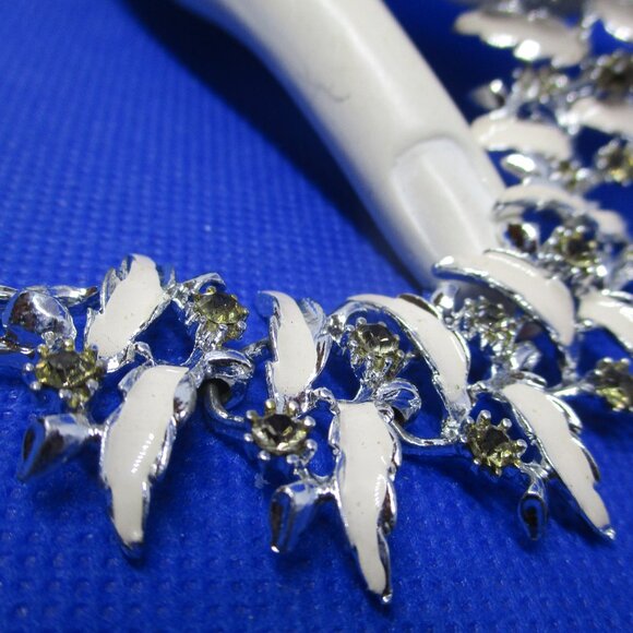 PARK LANE RHINESTONE Necklace Bracelet Set Creamy White Enamel Leaves Silvertone - Picture 5 of 15
